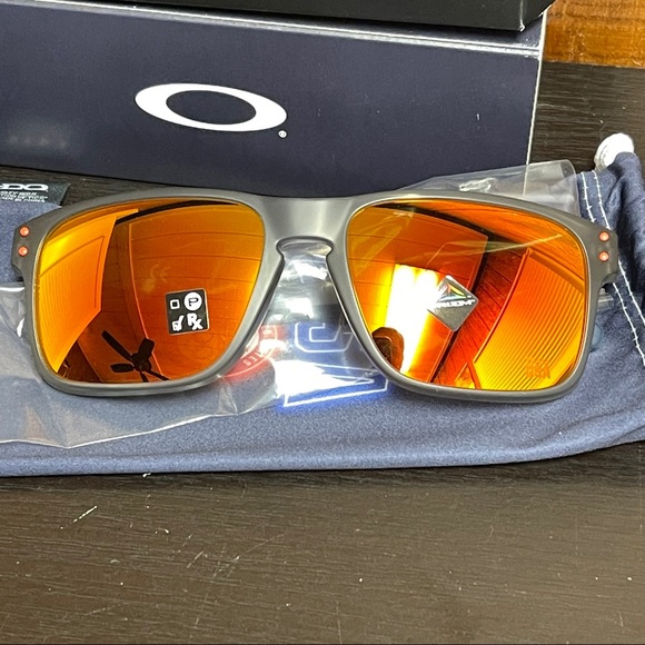 Oakley Holbrook Mix - Matte Grey Ink W/ Prizm Ruby - Picture 7 of 7